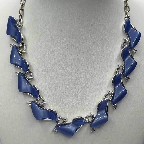 Vintage ART Opaque Blue Thermoset Necklace JP232 - Picture 1 of 6